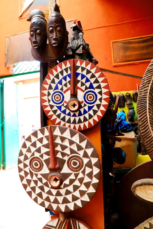 西非風情，手工瑰寶 布基納法索特色工藝品與禮儀用品鑒賞